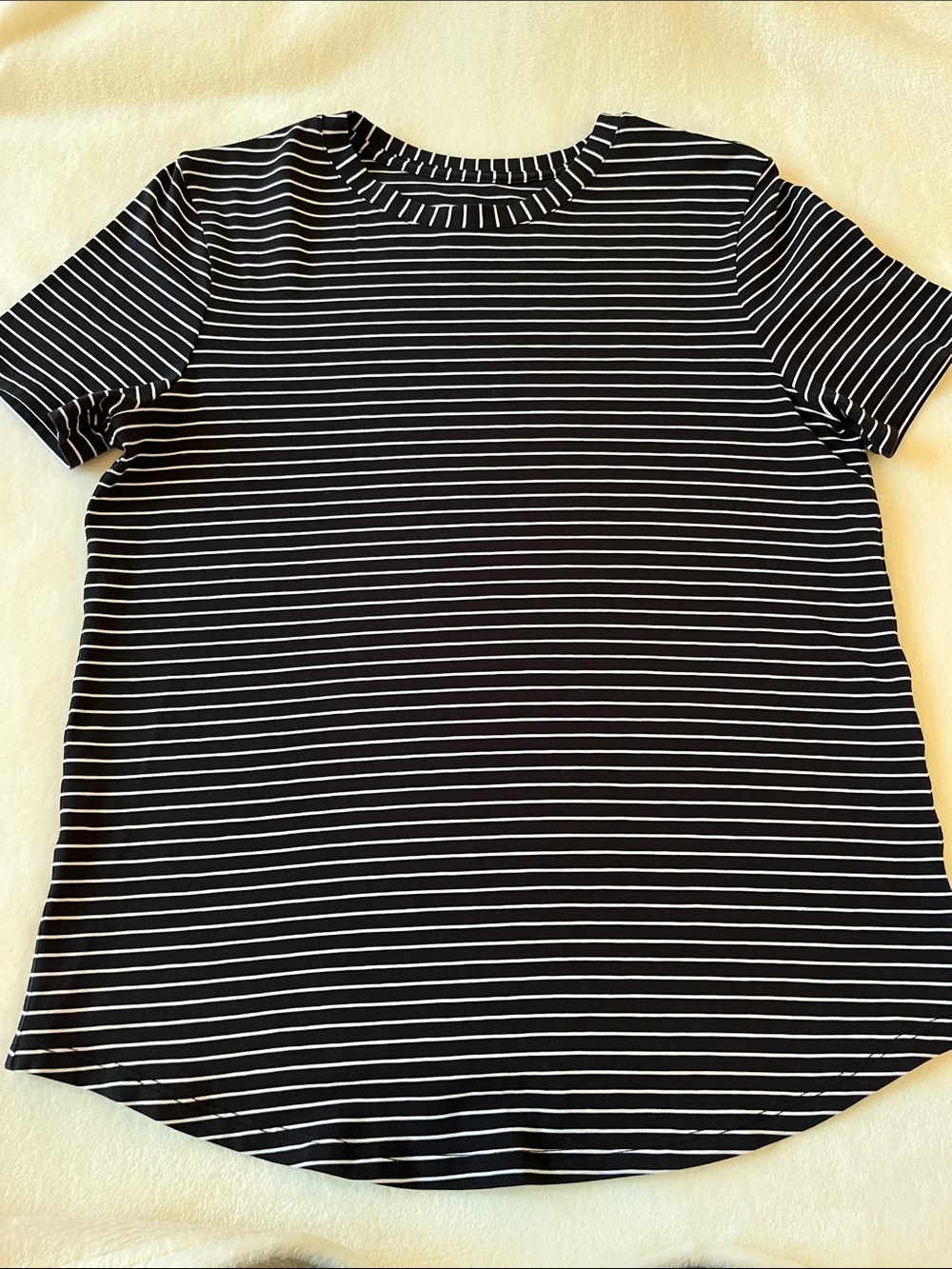 Lululemon Love crewneck striped tee with curved hem size 6